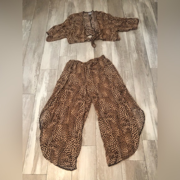 Shade & Shore Other - adorable cover up set or beach outfit large price firm final price ❌